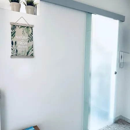 Salecce Oda ve Kahvaltı 3*